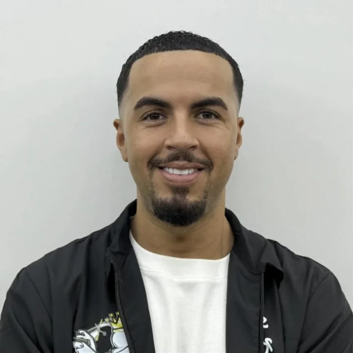 Laskar, barbier propriétaire chez LSKlipperz Barbershop à Laval